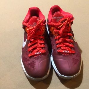 Lebron lows size 8.5.